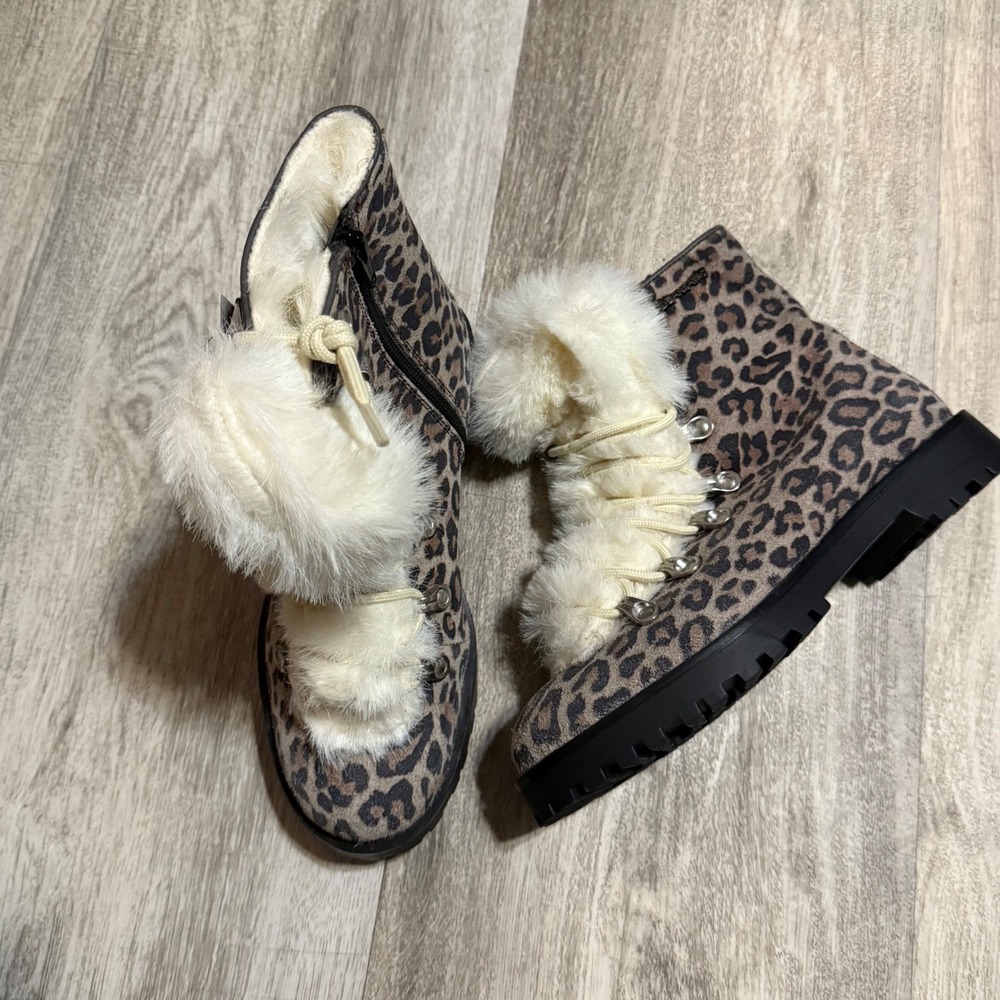 Bearpaw Leopard Print Fur Lined Lace Up Zip Winter Boots Women's Size 6